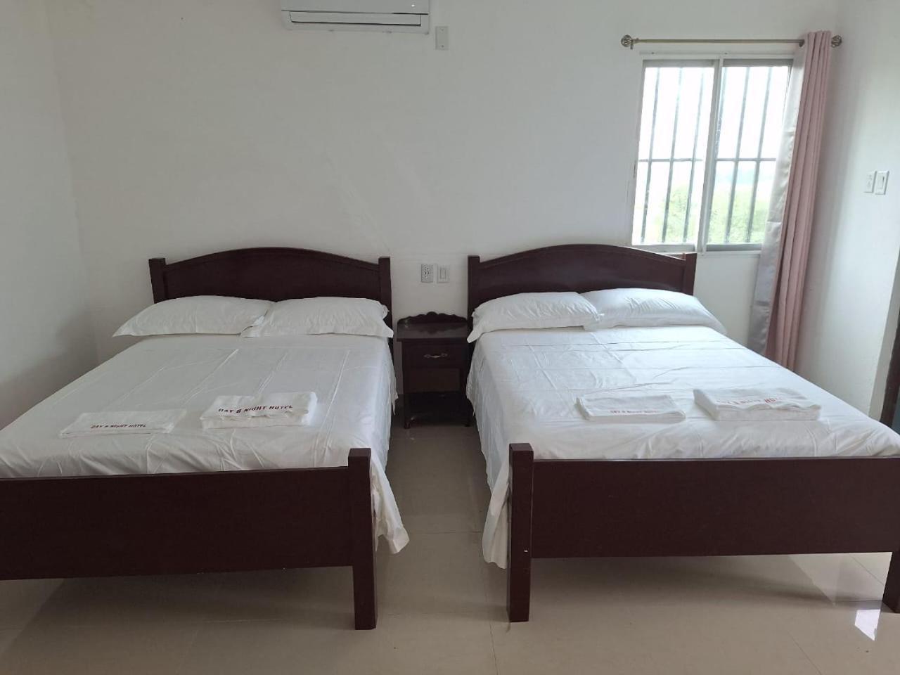 Day And Night Hotel Belmopan Luaran gambar