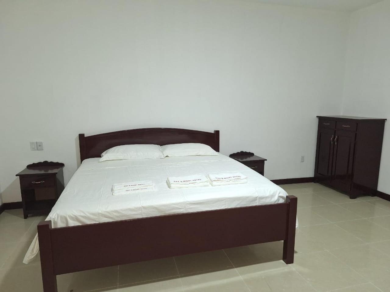 Day And Night Hotel Belmopan Luaran gambar